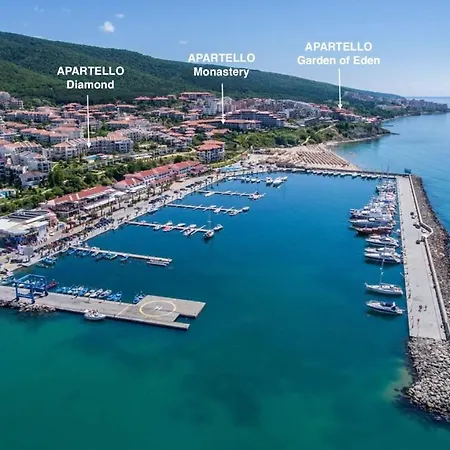 アパートホテル Apartello⊛com Diamond - Private Near Marina Dinevi In