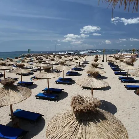 アパートホテル Apartello⊛com Diamond - Private Near Marina Dinevi In 4*
