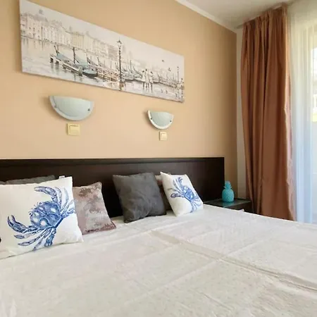 アパートホテル Apartello⊛com Diamond - Private Near Marina Dinevi In 4*